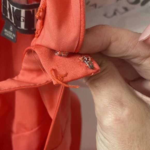 BNWT GORGEOUS Vera Wang White coral gown with belt size 8 - Picture 10 of 14